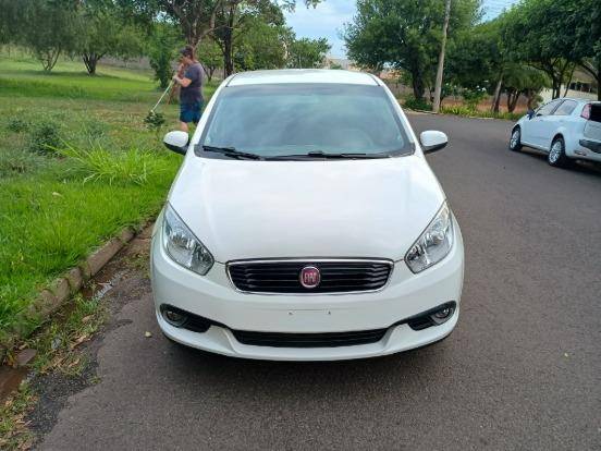 FIAT GRAND SIENA 1.4 MPI ATTRACTIVE 8V FLEX 4P MANUAL FIAT GRAND SIENA 1.4 MPI ATTRACTIVE 8V FLEX 4P MANUAL